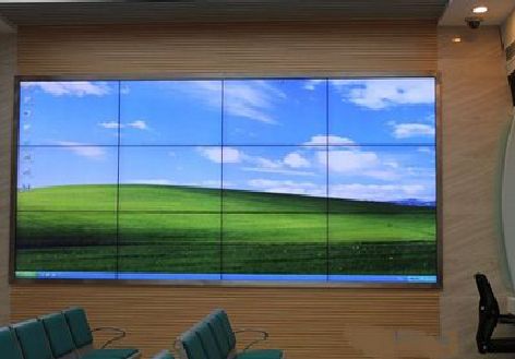 西双版纳液晶拼接屏的另类用法。