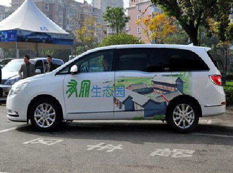 西双版纳户外车贴喷绘如何保持效果?